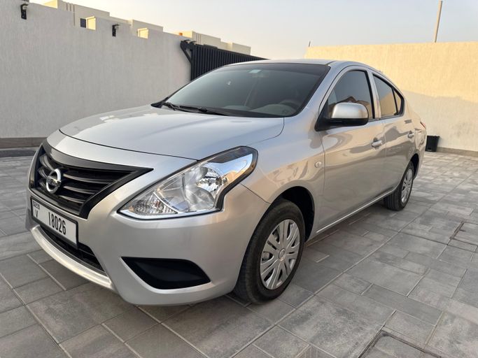 Подержанный Nissan Sunny N17 Рестайлинг, 1.5 л, 2020 в Дубае Серебристый цвет. GCC | AUTO.AE | Объявление #271552