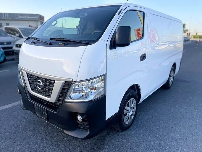 Подержанный Nissan Urvan V (E26) / NV350 Urvan, 2.5 л, 2022 в Дубае от Shalimar Белый цвет. GCC | AUTO.AE