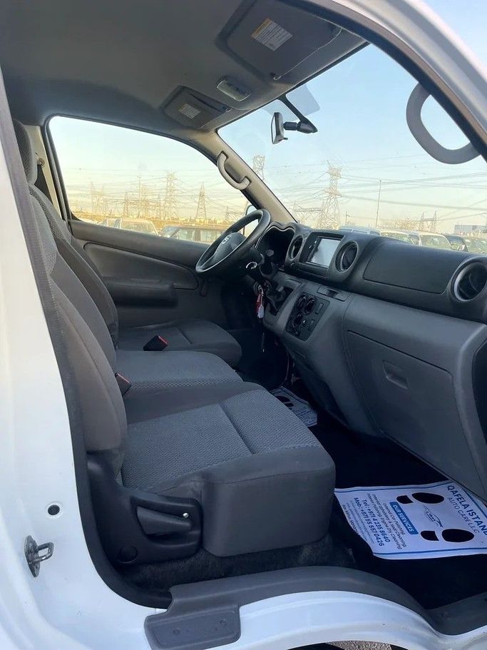 Подержанный Nissan Urvan V (E26) / NV350 Urvan, 2.5 л, 2022 в Дубае от Shalimar Белый цвет. GCC | AUTO.AE