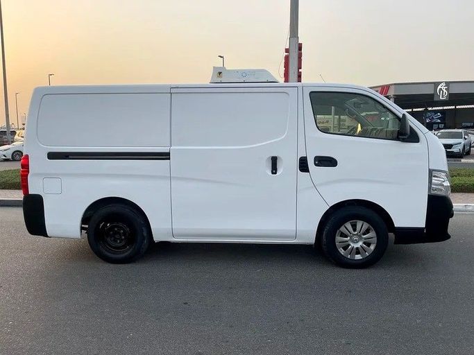 Подержанный Nissan Urvan V (E26) / NV350 Urvan, 2.5 л, 2019 в Дубае от Shalimar Белый цвет. GCC | AUTO.AE