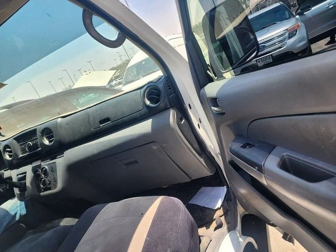 Подержанный Nissan Urvan V (E26) / NV350 Urvan, 2.5 л, 2014 в Дубае от Abdo Al Muthanna Used Cars Белый цвет. GCC | AUTO.AE