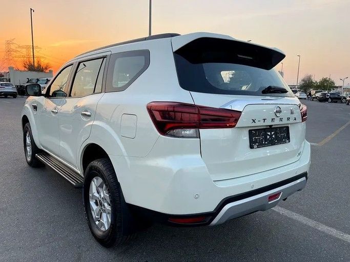 Подержанный Nissan X-Terra, 2.5 л, 2022 в Дубае от Shalimar Белый цвет. GCC | AUTO.AE
