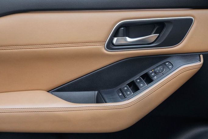 New Nissan X-Trail IV, 2.5 l, 2023 in Dubai by Mohamed Hakim Motors, Silver color. GCC Specs | AUTO.AE