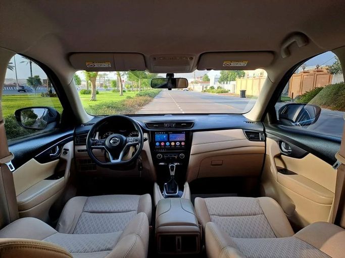 New Nissan X-Trail IV, 2.5 l, 2023 in Dubai by Mohamed Hakim Motors, Grey color. GCC Specs | AUTO.AE