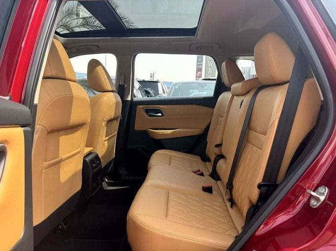 Подержанный Nissan X-Trail IV, 1.5 л, 2023 в Дубае от Nice Cars Motos Красный цвет. GCC | AUTO.AE