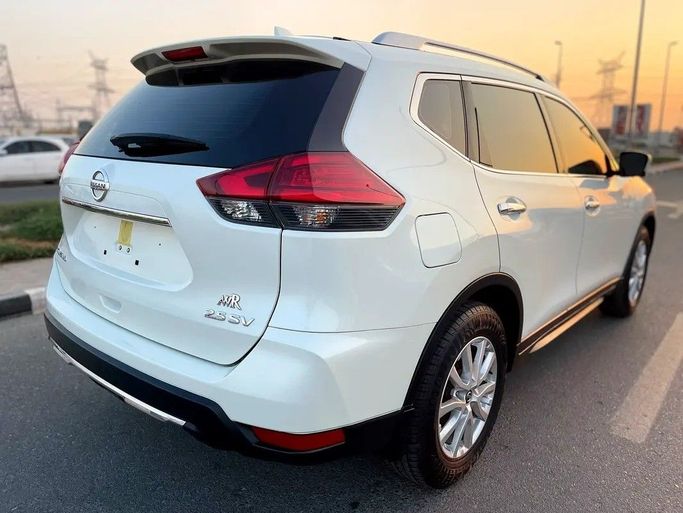 Подержанный Nissan X-Trail III Рестайлинг, 2.5 л, 2021 в Дубае от Shalimar Белый цвет. GCC | AUTO.AE