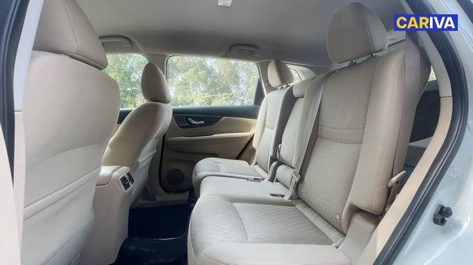 Used Nissan X-Trail III Facelift, 2.5 l, 2022 in Dubai by Cariva Used Cars , White color. GCC Specs | AUTO.AE