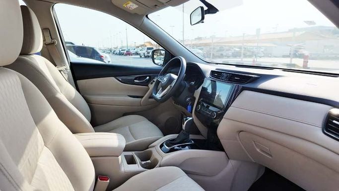 Used Nissan X-Trail III Facelift, 2.5 l, 2022 in Dubai by Cariva Used Cars , Grey color. GCC Specs | AUTO.AE