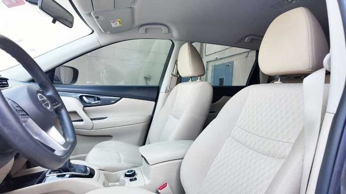 Used Nissan X-Trail III Facelift, 2.5 l, 2022 in Dubai by Cariva Used Cars , Grey color. GCC Specs | AUTO.AE