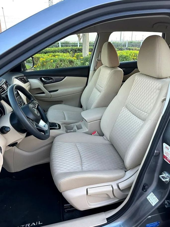 Подержанный Nissan X-Trail III Рестайлинг, 2.5 л, 2020 в Дубае от First Choice Motors Серый цвет. GCC | AUTO.AE