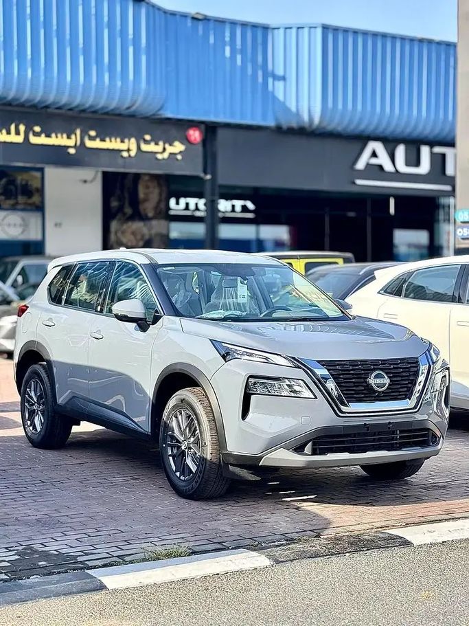 جديدة Nissan X-Trail رابعاً, 2.5 l, 2026 في في دبي من Great West East Auto، اللون رمادي. مواصفات الخليج | AUTO.AE | إعلان #259877