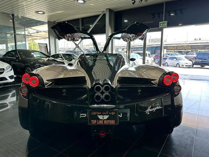 Подержанный Pagani Huayra, 6.0 л, 2015 в Дубае от Top Line Motors Бронзовый цвет. GCC | AUTO.AE