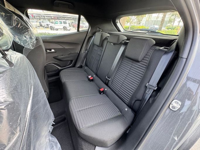 Новый Peugeot 2008 II Рестайлинг, 1.2 л, 2025 в Дубае от Allied Motors Серый цвет. GCC | AUTO.AE