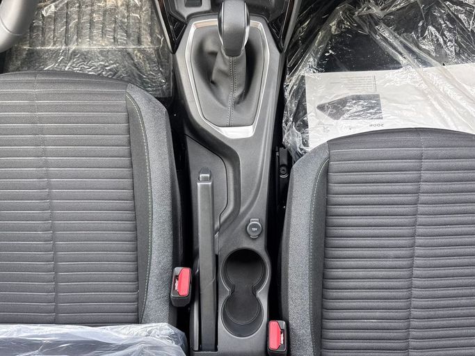 Новый Peugeot 2008 II Рестайлинг, 1.2 л, 2025 в Дубае от Allied Motors Серый цвет. GCC | AUTO.AE