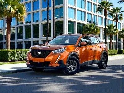 Подержанный Peugeot 2008 II, 1.2 л, 2022 в Дубае от INFINITY DRIVE Оранжевый цвет. GCC | AUTO.AE