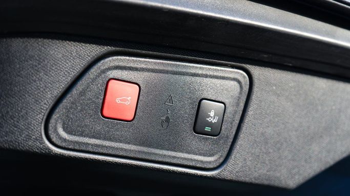 Новый Peugeot 3008 II Рестайлинг, 1.6 л, 2025 в Дубае от TRADEX FRANCE MOTORS Серый цвет. Other | AUTO.AE