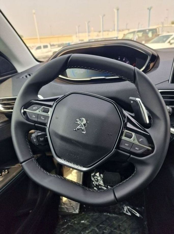 New Peugeot 5008 II Facelift, 1.6 l, 2024 in Dubai by Mohamed Hakim Motors, Silver color. Other | AUTO.AE