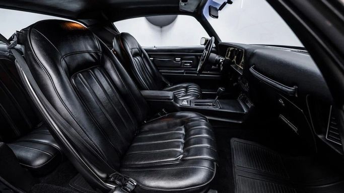 Подержанный Pontiac Firebird II, 6.6 л, 1976 в Дубае от Al Ain Class Motors Черный цвет. Американская | AUTO.AE