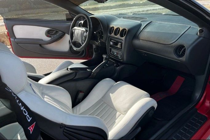 Подержанный Pontiac Firebird IV, 5.7 л, 1993 в Дубае Красный цвет. Американская | AUTO.AE