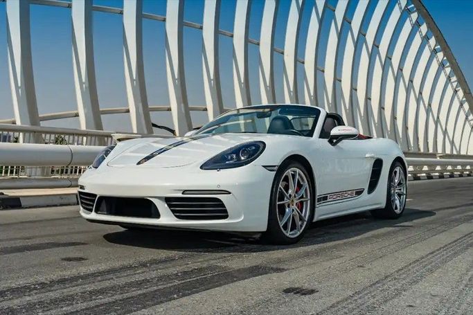 Porsche 718 Boxster S IV 718 (982), 2026 родстер спорт класса в Дубае от Speed Urus Rent A Car белый цвет | AUTO.AE | Объявление #1562