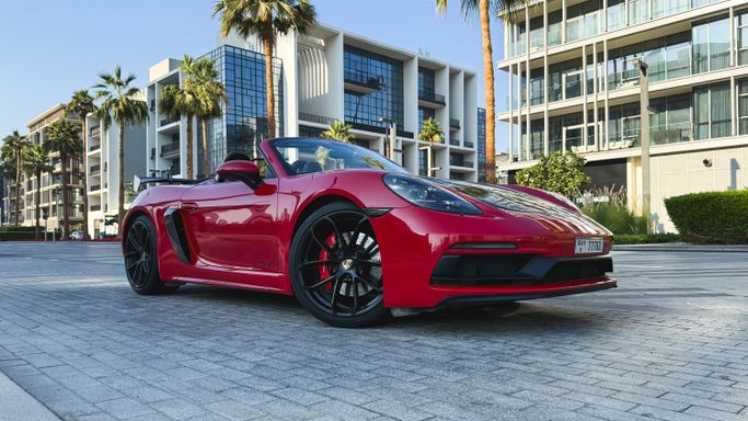 Porsche 718 Boxster GTS IV 718 (982), 2021 родстер спорт класса в Дубае от Royal Dream красный цвет | AUTO.AE