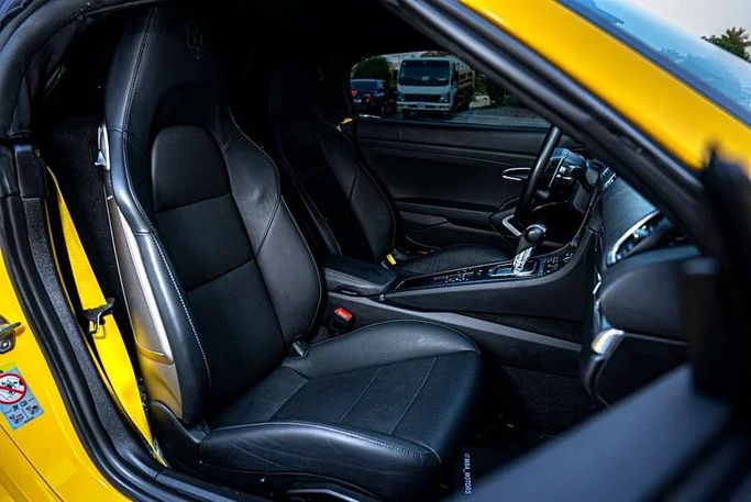 Подержанный Porsche 718 Boxster GTS IV 718 (982), 4.0 л, 2024 в Дубае от MBA Motors Желтый цвет. Other | AUTO.AE