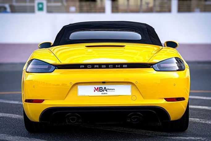 Подержанный Porsche 718 Boxster GTS IV 718 (982), 4.0 л, 2024 в Дубае от MBA Motors Желтый цвет. Other | AUTO.AE