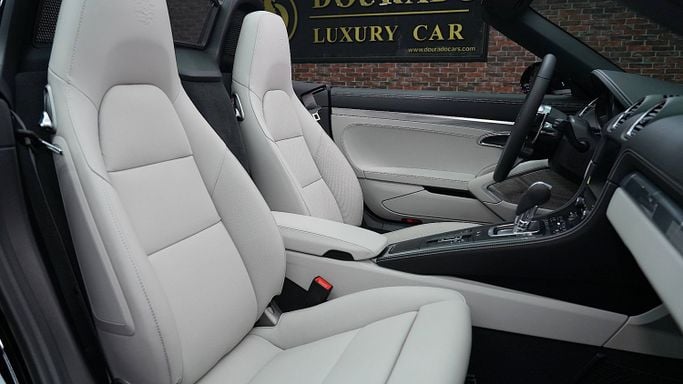 Новый Porsche 718 Boxster S IV 718 (982), 2.5 л, 2023 в Дубае от Dourado Luxury Car Черный цвет. Европейская | AUTO.AE