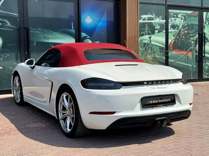Подержанный Porsche 718 Boxster IV 718 (982), 2.0 л, 2023 в Дубае от 8 Ba Motors Белый цвет. Европейская | AUTO.AE