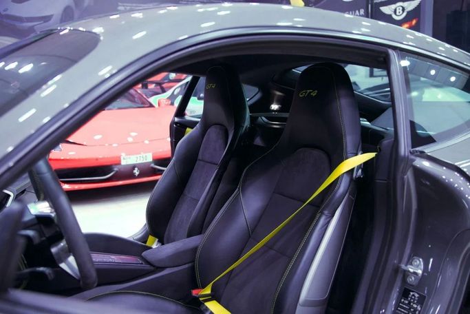 Подержанный Porsche 718 Boxster GTS IV 718 (982), 4.0 л, 2016 в Дубае от Carbon Cars Серый цвет. GCC | AUTO.AE