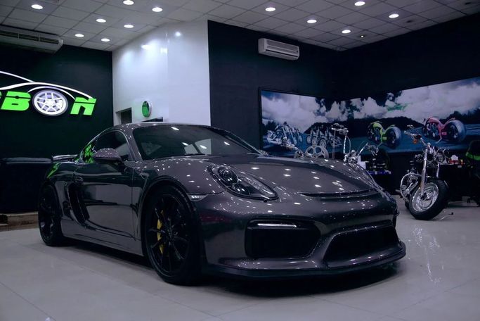 Подержанный Porsche 718 Boxster GTS IV 718 (982), 4.0 л, 2016 в Дубае от Carbon Cars Серый цвет. GCC | AUTO.AE