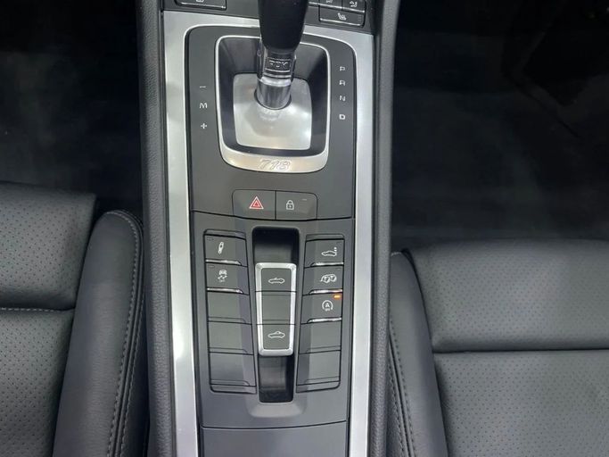 Подержанный Porsche 718 Boxster IV 718 (982), 2.0 л, 2022 в Дубае от Carbon Cars Синий цвет. Other | AUTO.AE