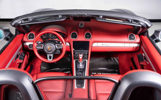 Подержанный Porsche 718 Boxster GTS IV 718 (982), 4.0 л, 2022 в Дубае от The Car Superstore Серый цвет. GCC | AUTO.AE