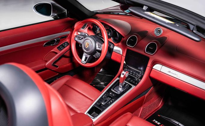 Подержанный Porsche 718 Boxster GTS IV 718 (982), 4.0 л, 2022 в Дубае от The Car Superstore Серый цвет. GCC | AUTO.AE