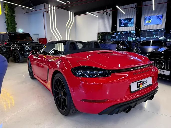 Подержанный Porsche 718 Boxster GTS IV 718 (982), 4.0 л, 2023 в ОАЭ, Дубай от GE Motors Красный цвет. Корейская | AUTO.AE | Объявление #295436 — фото 12 из 15