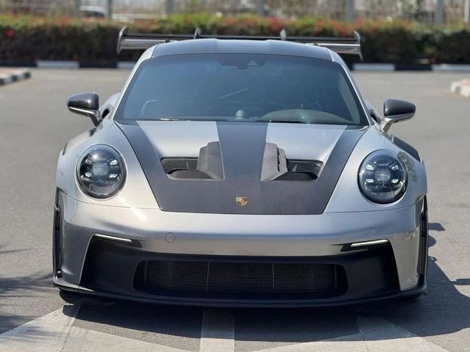 Новый Porsche 911 GT3 Weissach Package 992 Рестайлинг, 4.0 л, 2025 в Дубае от Royal Motors Серебристый цвет. Европейская | AUTO.AE