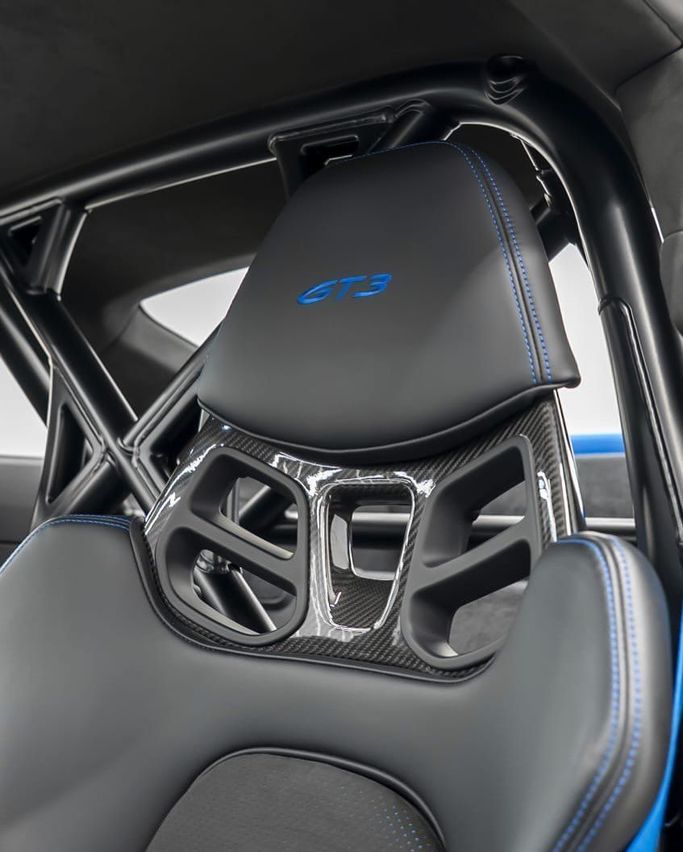 Подержанный Porsche 911 GT3 992, 4.0 л, 2022 в Дубае от GCC Super Motors Синий цвет. GCC | AUTO.AE