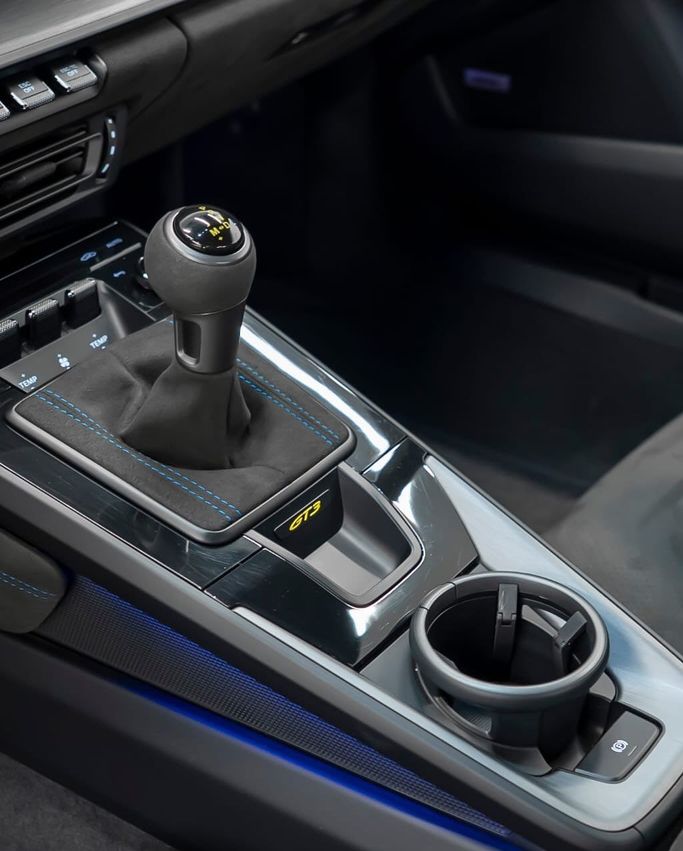 Подержанный Porsche 911 GT3 992, 4.0 л, 2022 в Дубае от GCC Super Motors Синий цвет. GCC | AUTO.AE