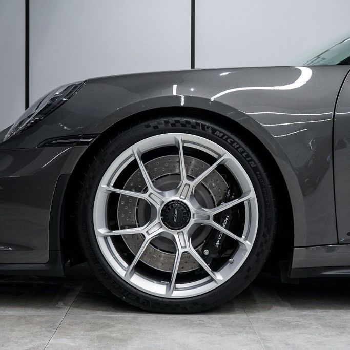 Новый Porsche 911 GT3 992, 4.0 л, 2023 в Дубае от AAA Motors Серый цвет. Европейская | AUTO.AE