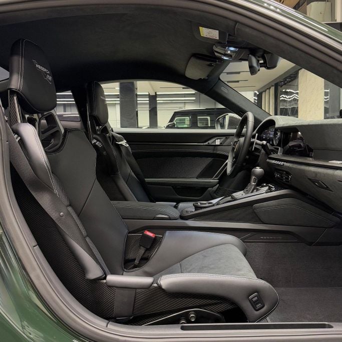 Новый Porsche 911 GT3 Weissach Package 992 Рестайлинг, 4.0 л, 2024 в Дубае от AAA Motors Зеленый цвет. Европейская | AUTO.AE