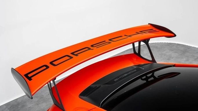 Подержанный Porsche 911 GT3 RS 991, 4.0 л, 2016 в Дубае от Al Ain Class Motors Оранжевый цвет. GCC | AUTO.AE