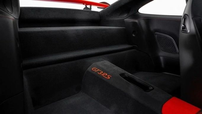 Подержанный Porsche 911 GT3 RS 991, 4.0 л, 2016 в Дубае от Al Ain Class Motors Оранжевый цвет. GCC | AUTO.AE
