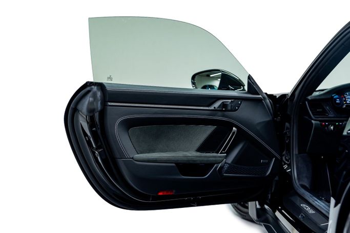 Новый Porsche 911 GT3 Weissach Package 992 Рестайлинг, 4.0 л, 2025 в Дубае от PUPIL OF FATE MOTORS Черный цвет. Европейская | AUTO.AE