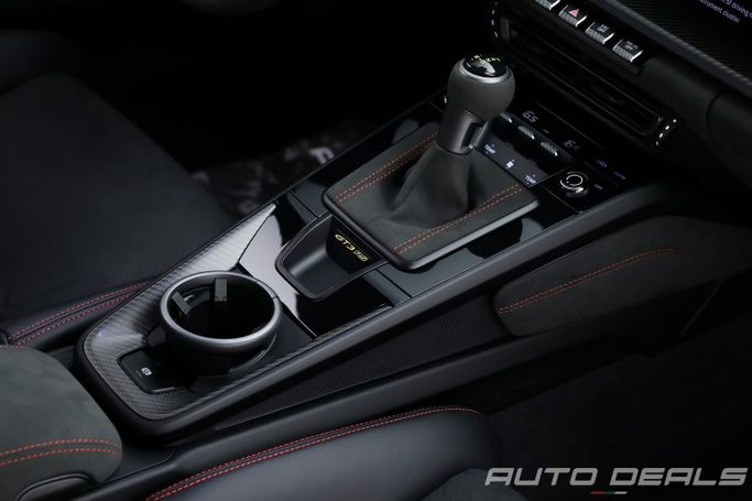 Подержанный Porsche 911 GT3 RS 992, 4.0 л, 2023 в Дубае от AUTO DEALS Белый цвет.  | AUTO.AE