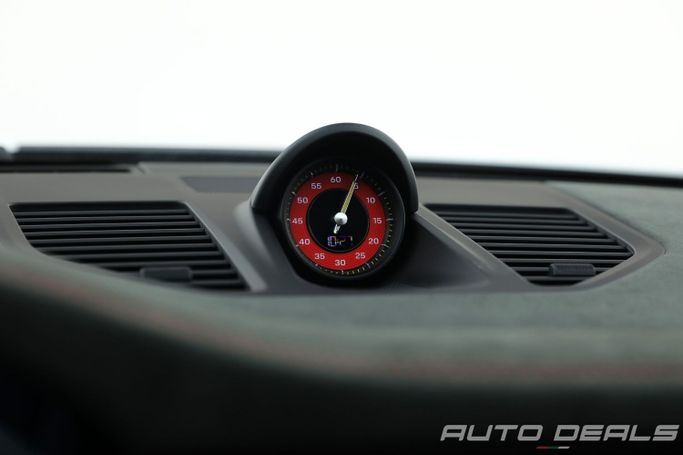 Подержанный Porsche 911 GT3 RS 992, 4.0 л, 2023 в Дубае от AUTO DEALS Белый цвет.  | AUTO.AE