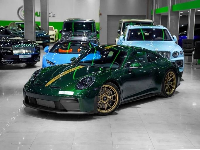 Новый Porsche 911 GT3 992, 4.0 л, 2025 в Дубае от Stoub.biz Зеленый цвет. Европейская | AUTO.AE