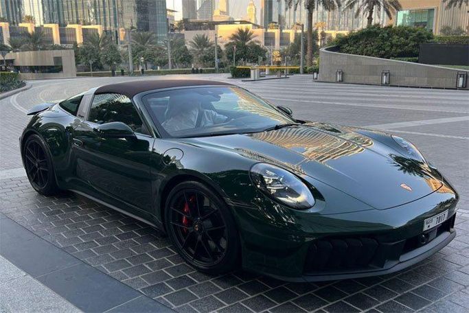 Porsche 911 4 GTS VIII (992), 2026 тарга targa спорт класса в Дубае от King Way Car Rental зеленый цвет | AUTO.AE