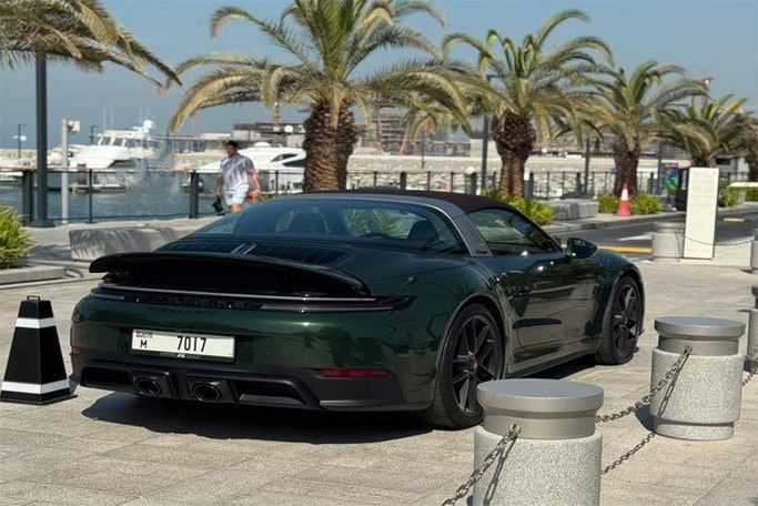 Porsche 911 4 GTS VIII (992), 2026 тарга targa спорт класса в Дубае от King Way Car Rental зеленый цвет | AUTO.AE
