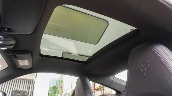 Подержанный Porsche 911 Carrera 4S VIII (992), 3.0 л, 2024 в Дубае от Laith Alobaidi Motors Черный цвет. Корейская | AUTO.AE