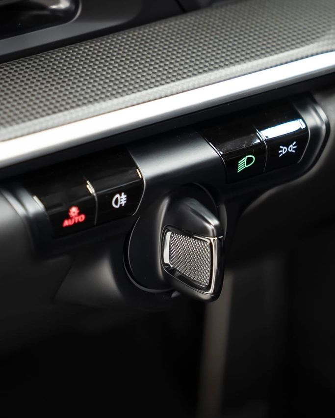 Подержанный Porsche 911 Turbo S VIII (992), 3.7 л, 2020 в Дубае от GCC Super Motors Серебристый цвет. GCC | AUTO.AE